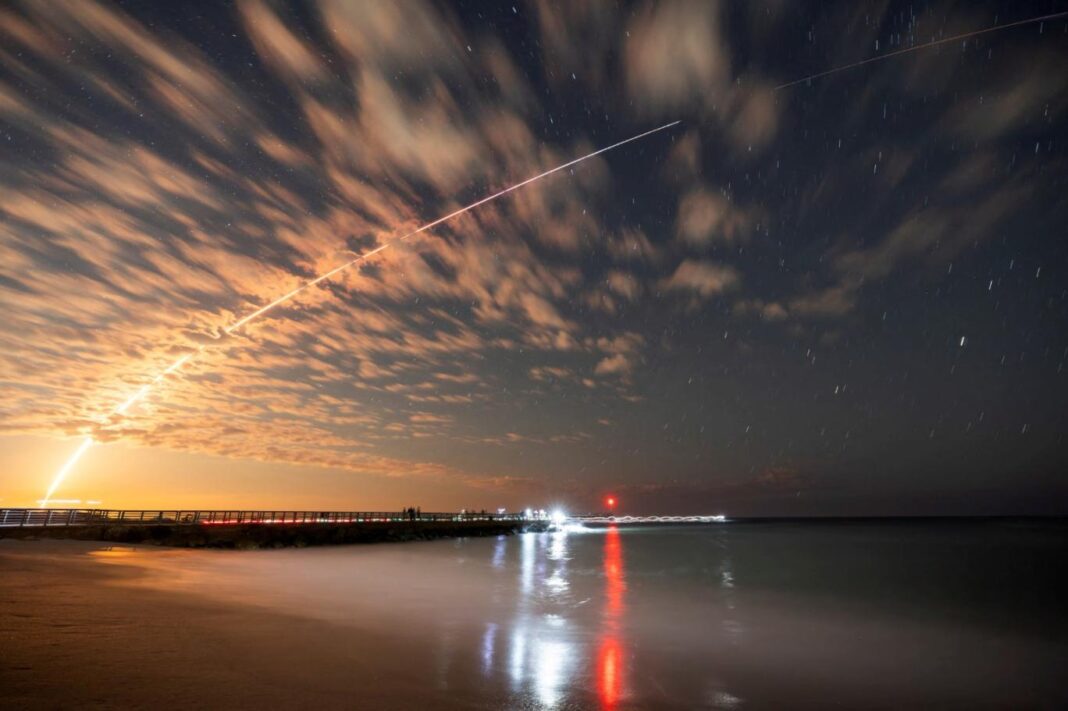 Elon Musk’s Starlink Satellites Are Falling One After Another